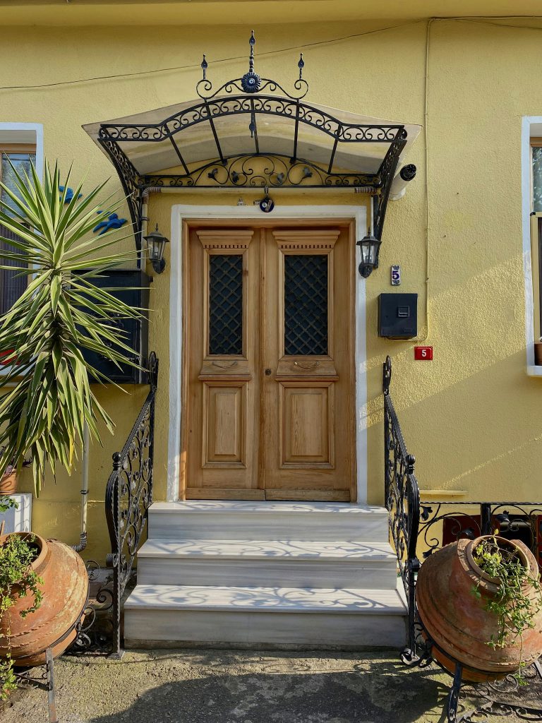 free-photo-of-stairs-to-house